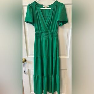 Monteau Los Angeles Vibrant Green Tiered Maxi Dress Size Small Short Poof Sleeve